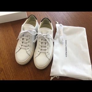 COMMON PROJECTS WHITE SNEAKER